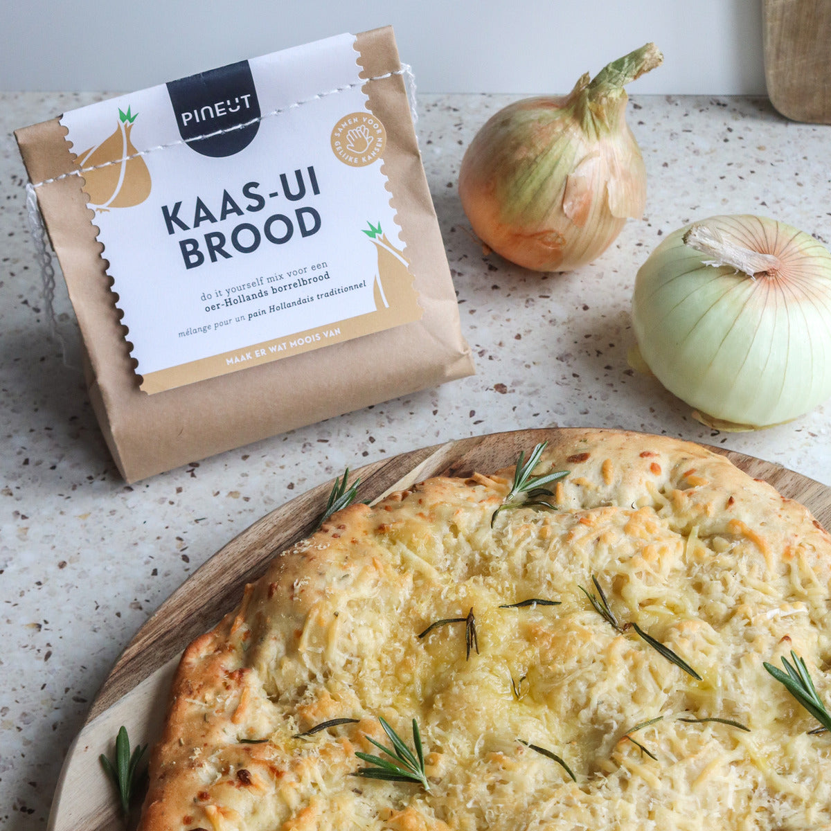 Borrelbrood | zak | Kaas-uienbrood | Doos met 8 stuks