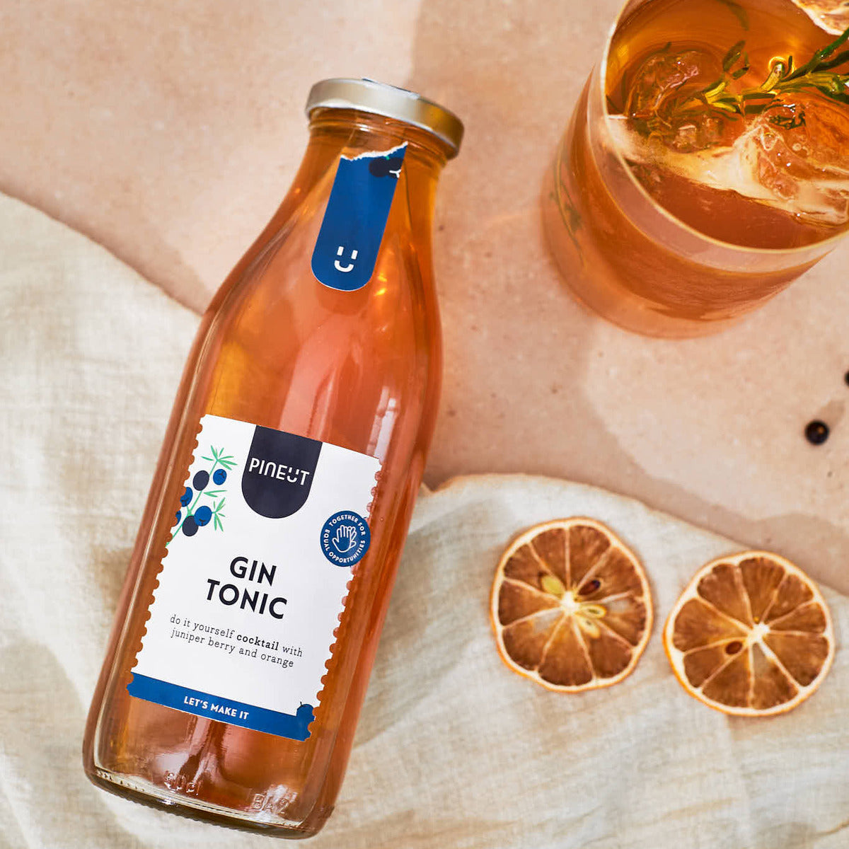 Cocktail |Gin Tonic | Making cocktail | carafe | BIO