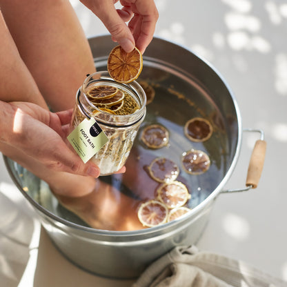 Making a foot bath | Lime & Yarrow | DIY Wellness in a pot | Pineut