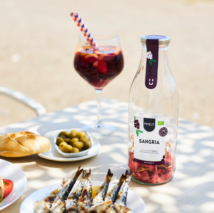 How to Make Organic Sangria | Cocktail Bottle | Summer DIY Sangria