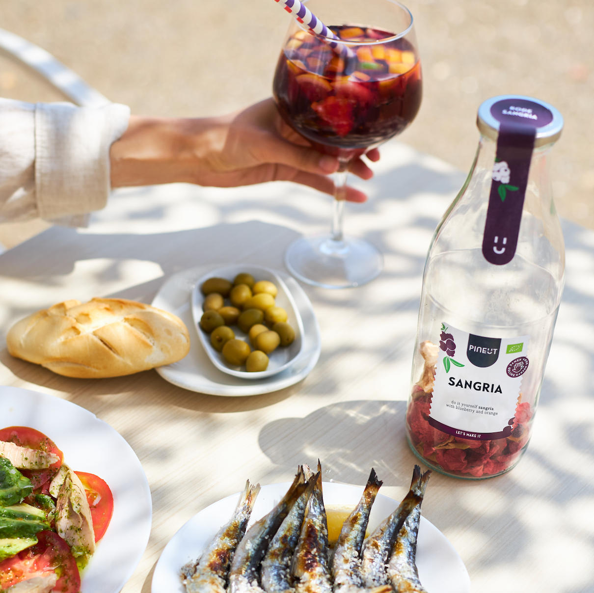 How to Make Organic Sangria | Cocktail Bottle | Summer DIY Sangria