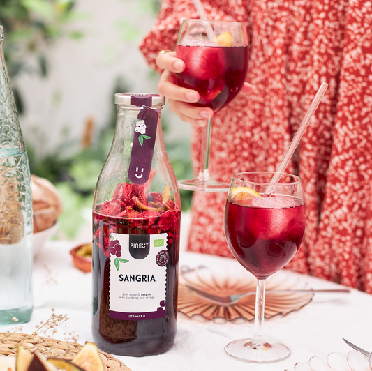 How to Make Organic Sangria | Cocktail Bottle | Summer DIY Sangria